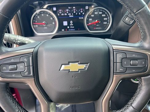 Used 2022 Chevrolet Silverado 1500 High Country image 14