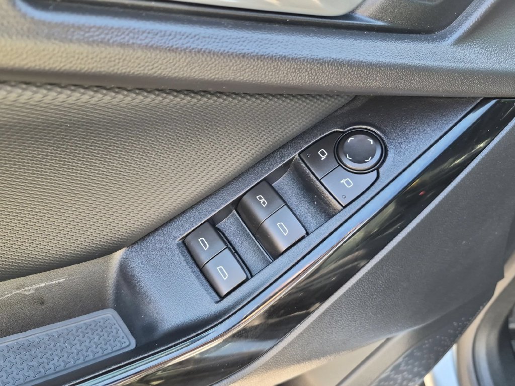 Used 2026 Chevrolet Equinox LT AWD/4WD image 13