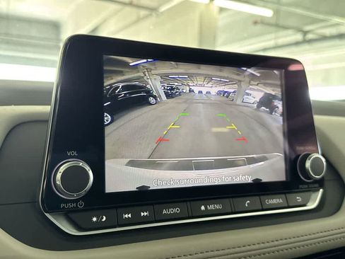 Used 2024 Nissan Rogue SV FWD image 18