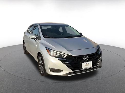 Used 2025 Nissan Versa SV FWD image 3