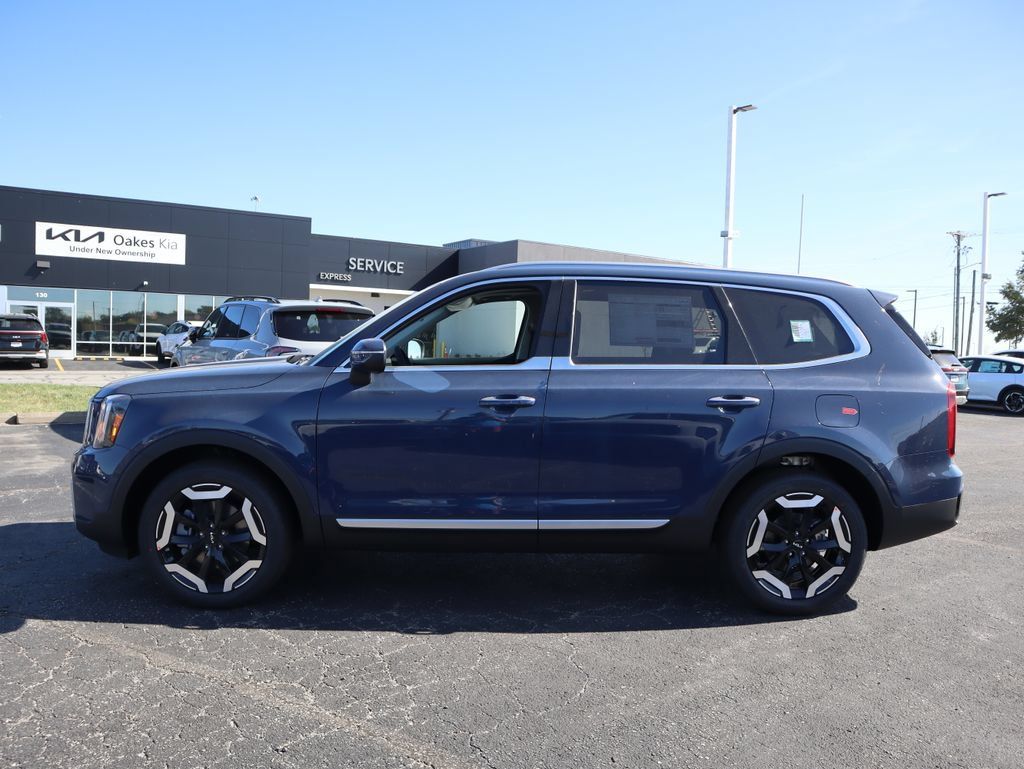 New 2025 Kia Telluride S FWD image 4