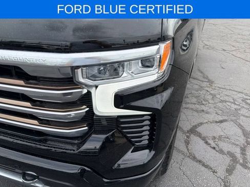 Used 2022 Chevrolet Silverado 1500 High Country w/ Technology Package AWD/4WD image 18