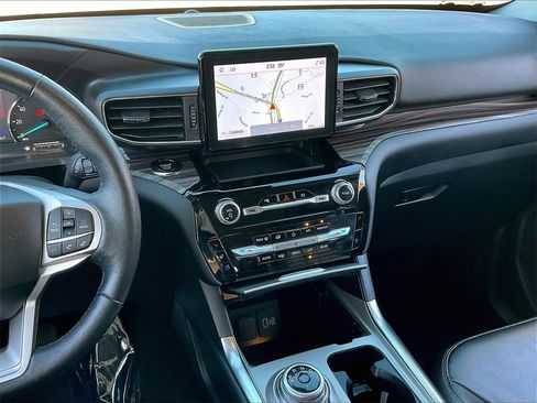 Used 2023 Ford Explorer Limited w/ Equipment Group 301A image 18