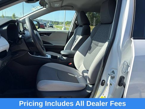 Used 2022 Toyota RAV4 XLE FWD image 26