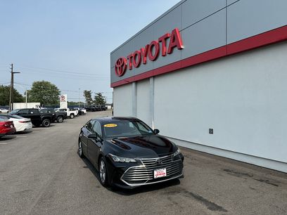 Used 2019 Toyota Avalon XLE w/ Moonroof Package