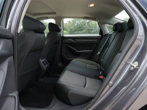 Used 2018 Honda Accord EX image 18