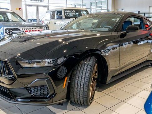 New 2026 Ford Mustang GT w/ Bronze Appearance Package image 9