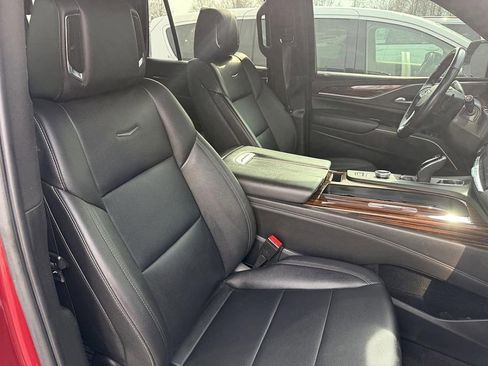 Used 2022 Cadillac Escalade Luxury image 12