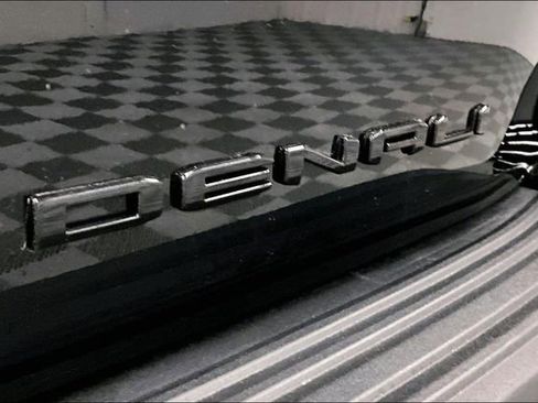 Used 2024 GMC Yukon Denali Ultimate image 9