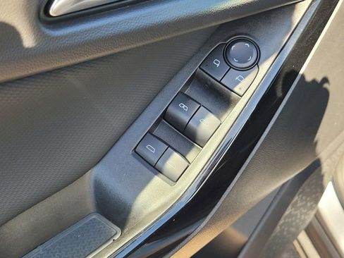 Used 2025 Chevrolet Equinox LT w/ Safety and Technology Package image 16