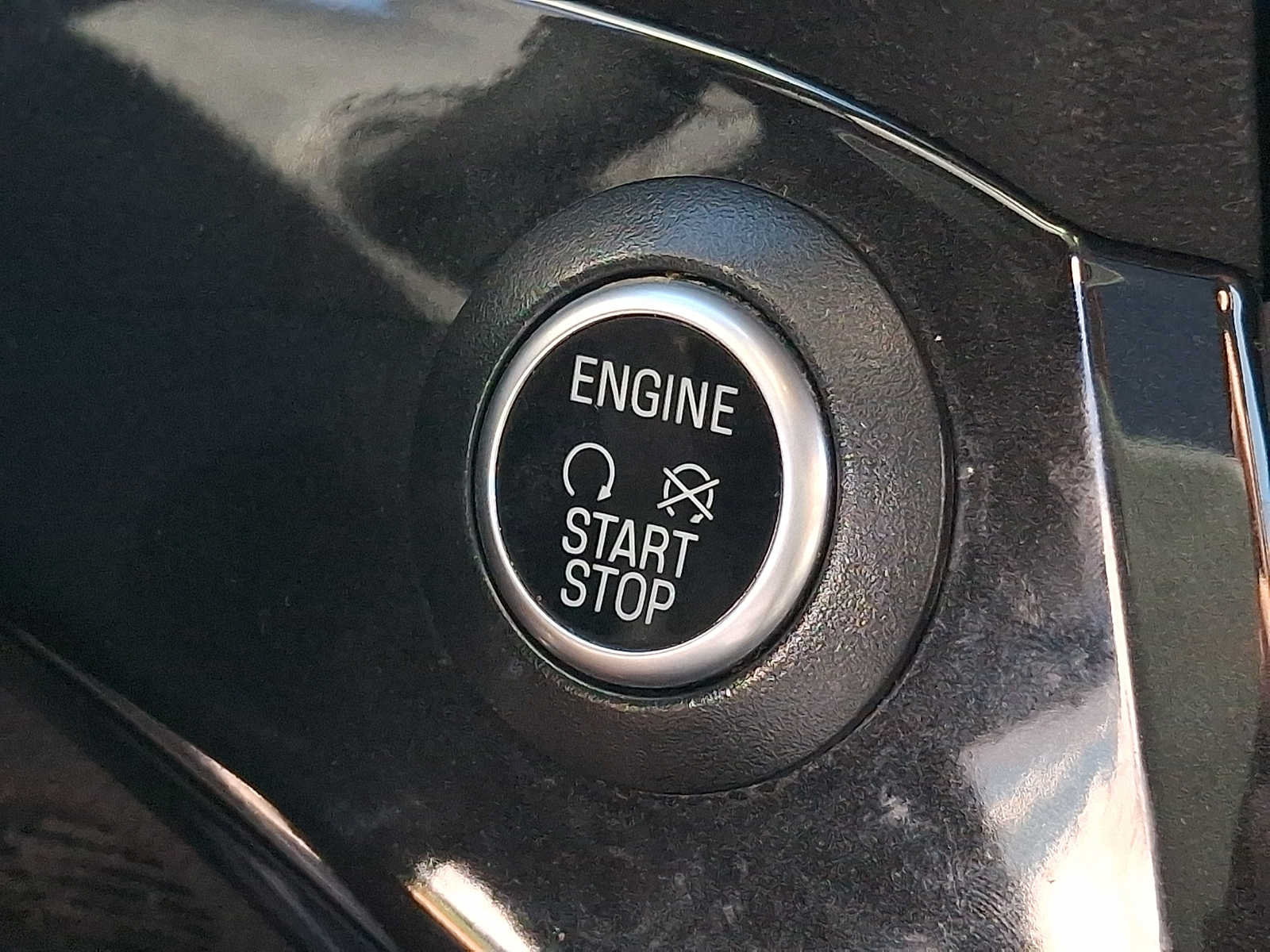 Used 2017 Ford Escape Titanium AWD/4WD image 21