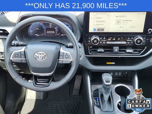 Used 2024 Toyota Highlander Platinum AWD/4WD image 28