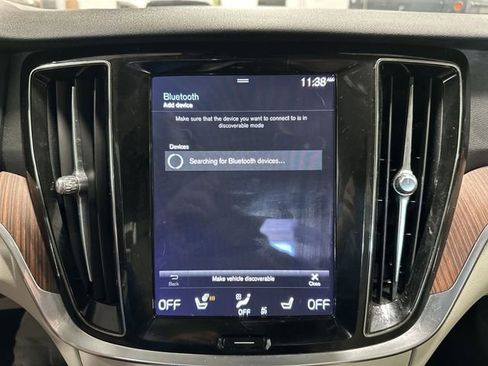 Used 2022 Volvo S60 B5 Momentum image 31