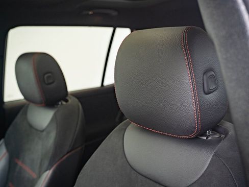 Certified 2024 Mercedes-Benz GLB 250 4MATIC image 20