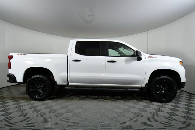Used 2025 Chevrolet Silverado 1500 LT Trail Boss w/ Convenience Package II AWD/4WD image 15