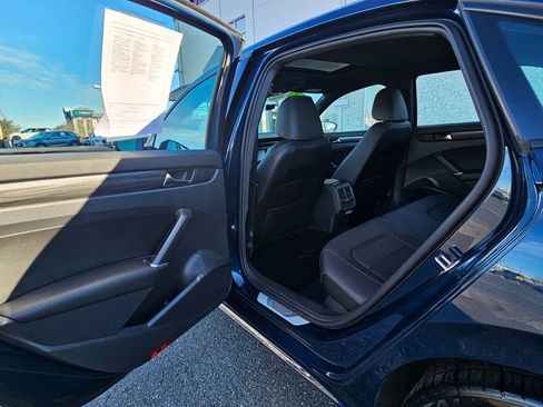 Used 2021 Volkswagen Passat 2.0T R-Line image 12