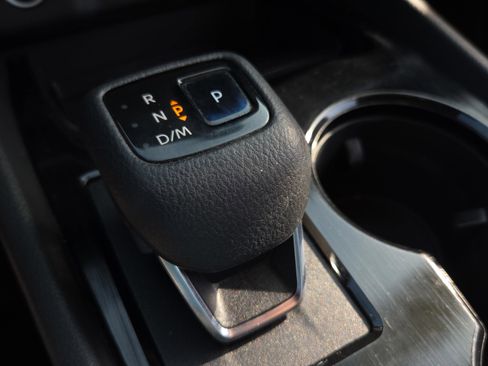 Used 2021 Nissan Rogue SV FWD image 22