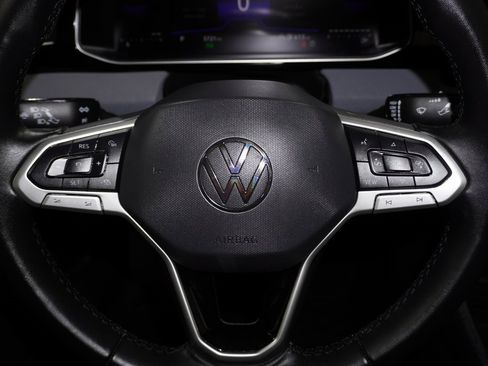 Certified 2025 Volkswagen Jetta SE image 15