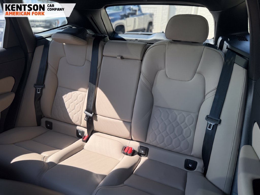 Used 2026 Volvo XC60 B5 Plus AWD/4WD image 29