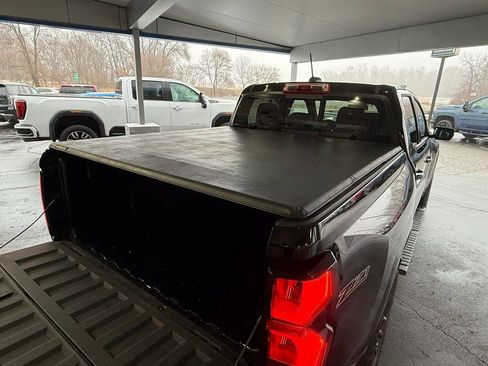 Certified 2025 Chevrolet Colorado Z71 w/ Midnight Edition image 6