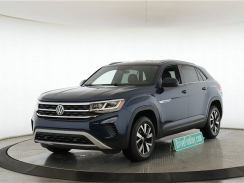 Used 2022 Volkswagen Atlas Cross Sport SE image 10