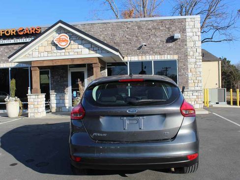 Used 2018 Ford Focus SE image 6