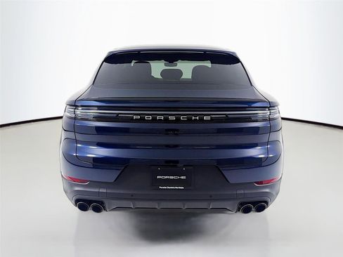 Used 2025 Porsche Cayenne Coupe AWD/4WD image 25
