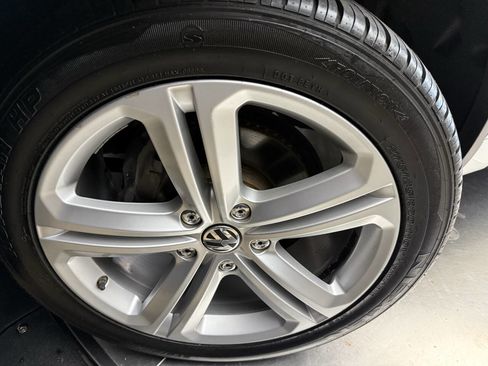 Used 2014 Volkswagen Touareg VR6 image 32