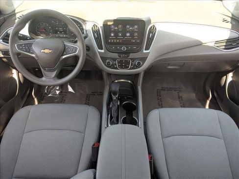 Used 2021 Chevrolet Malibu LT FWD image 18