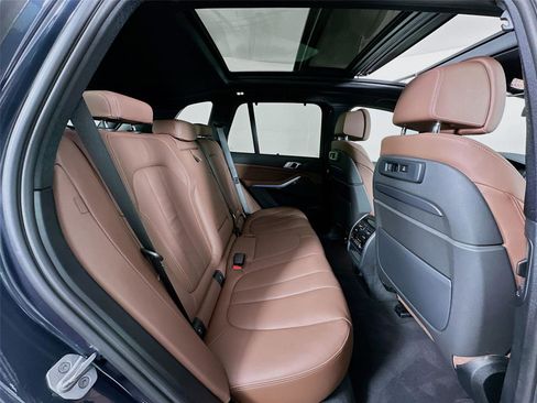 Certified 2022 BMW X5 xDrive45e w/ Executive Package image 28
