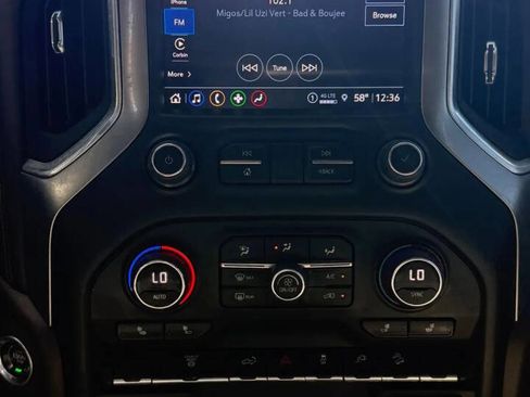 Used 2022 Chevrolet Silverado 2500 LT w/ Convenience Package image 19