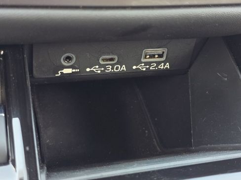 Used 2025 Subaru Outback Premium AWD/4WD image 23