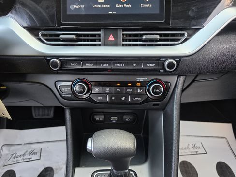 Used 2022 Kia Niro LX FWD image 32