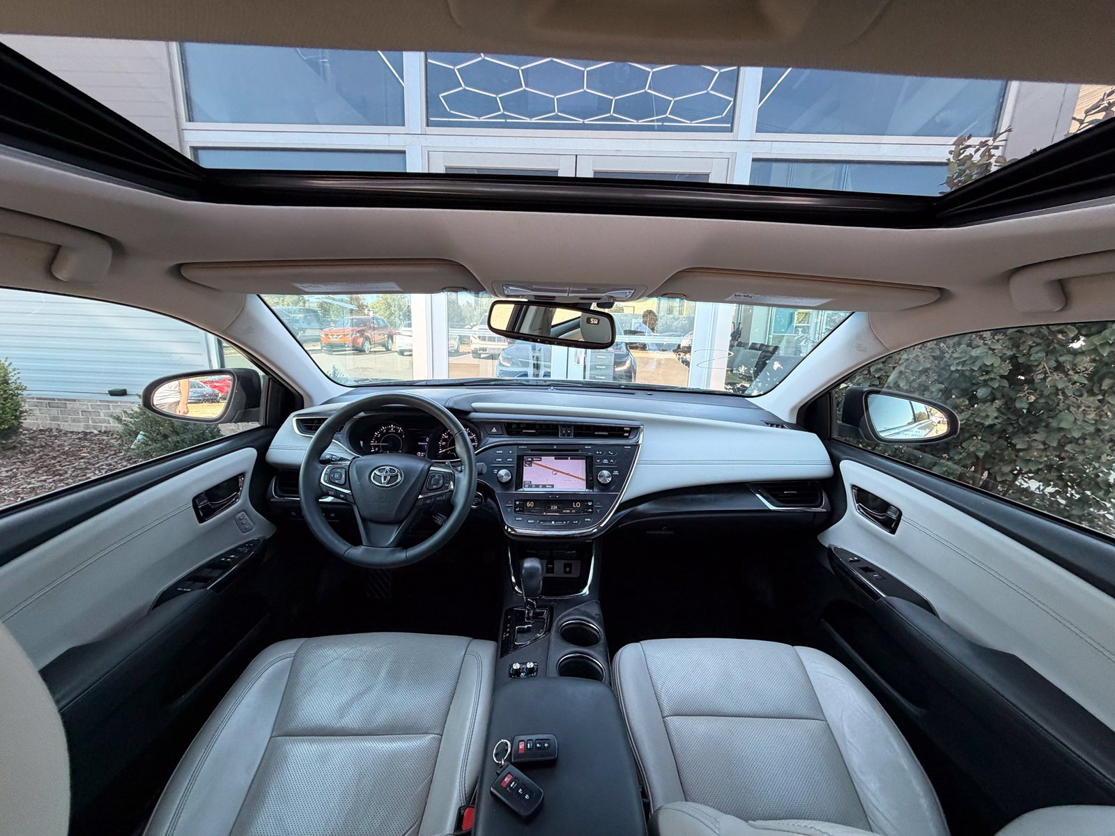 Used 2016 Toyota Avalon Limited w/ Toyota Safety Sense Package FWD image 29