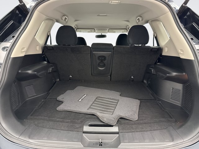 Used 2016 Nissan Rogue SV w/ SV Premium Package FWD image 19