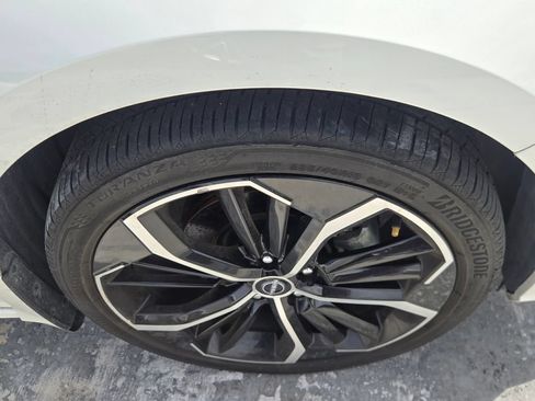 Used 2024 Nissan Altima 2.5 SR w/ SR Premium Package FWD image 5