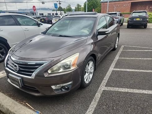 Used 2013 Nissan Altima 2.5 SL w/ Technology Pkg FWD image 1