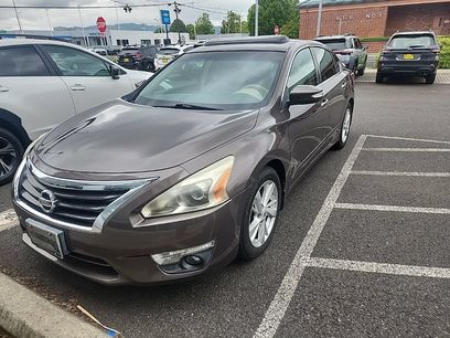 Used 2013 Nissan Altima 2.5 SL w/ Technology Pkg