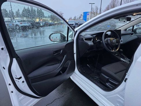 Used 2024 Toyota Corolla LE image 20