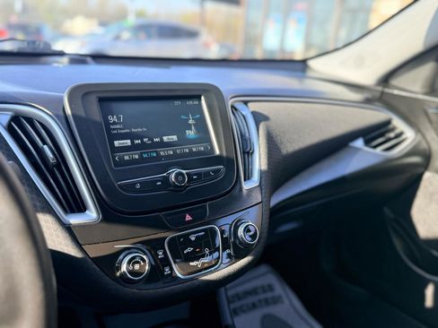 Used 2017 Chevrolet Malibu LS w/ LPO, Convenience Package 2 FWD image 12