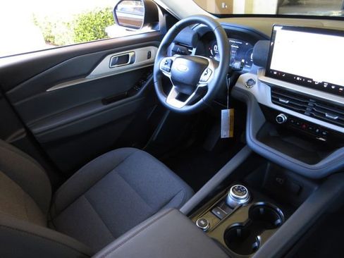 New 2026 Ford Explorer Active image 21