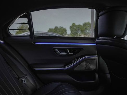 Certified 2022 Mercedes-Benz S 500 4MATIC image 37