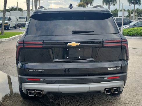 Used 2024 Chevrolet Traverse LT FWD image 4