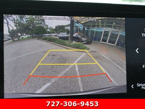 Used 2023 Hyundai Santa Fe SEL FWD image 4
