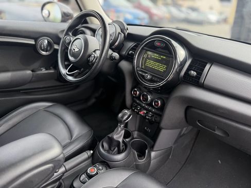 Used 2018 MINI Cooper 2-Door Hardtop image 13
