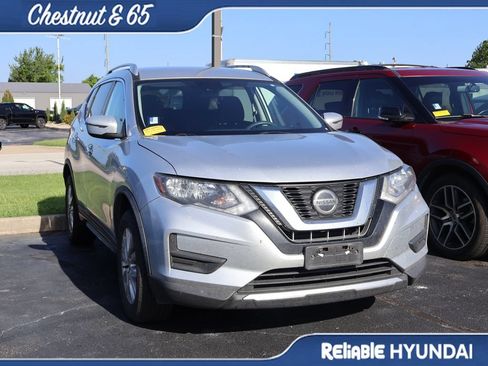 Used 2020 Nissan Rogue SV AWD/4WD image 3