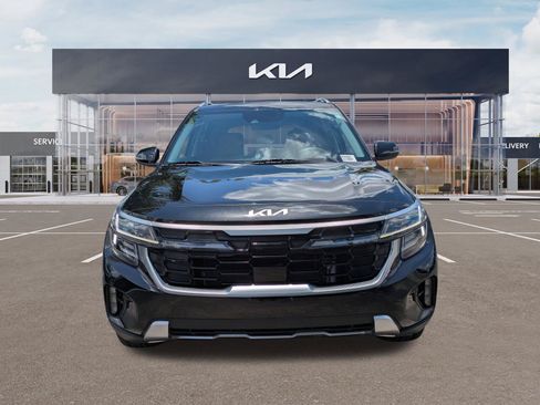 Certified 2024 Kia Seltos SX w/ SX Sunroof Package AWD/4WD image 7