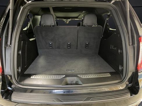 Used 2023 GMC Yukon XL Denali Ultimate AWD/4WD image 16