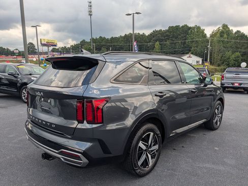 Used 2022 Kia Sorento S w/ Panoramic Sunroof Package FWD image 5