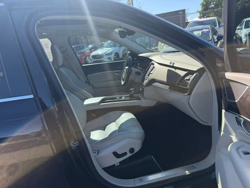 Used 2019 Volvo XC90 T5 Momentum FWD image 27